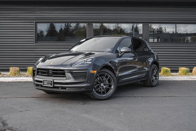 2023 Porsche Macan T's photo