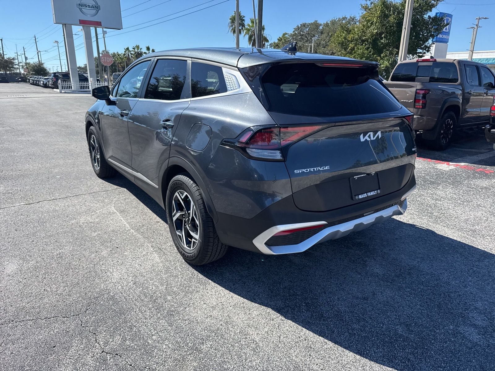 2023 Kia Sportage LX photo 3