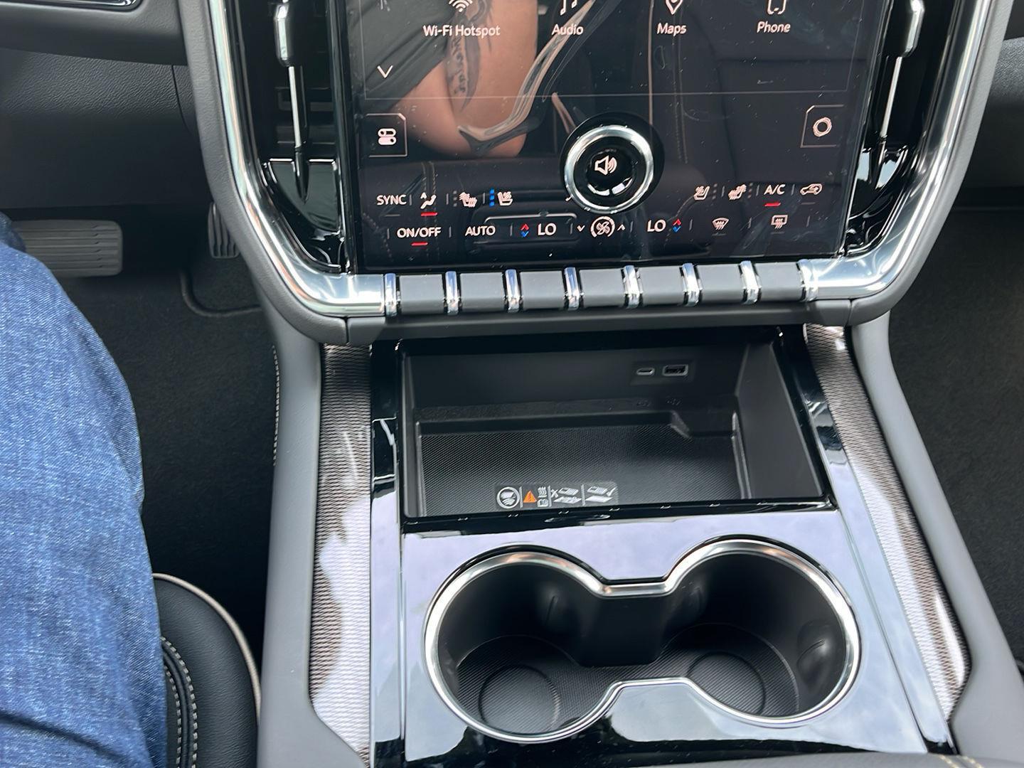 2025 Gmc Yukon XL photo 19