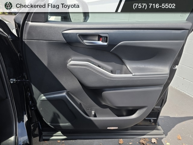 2023 Toyota Highlander XLE photo 40