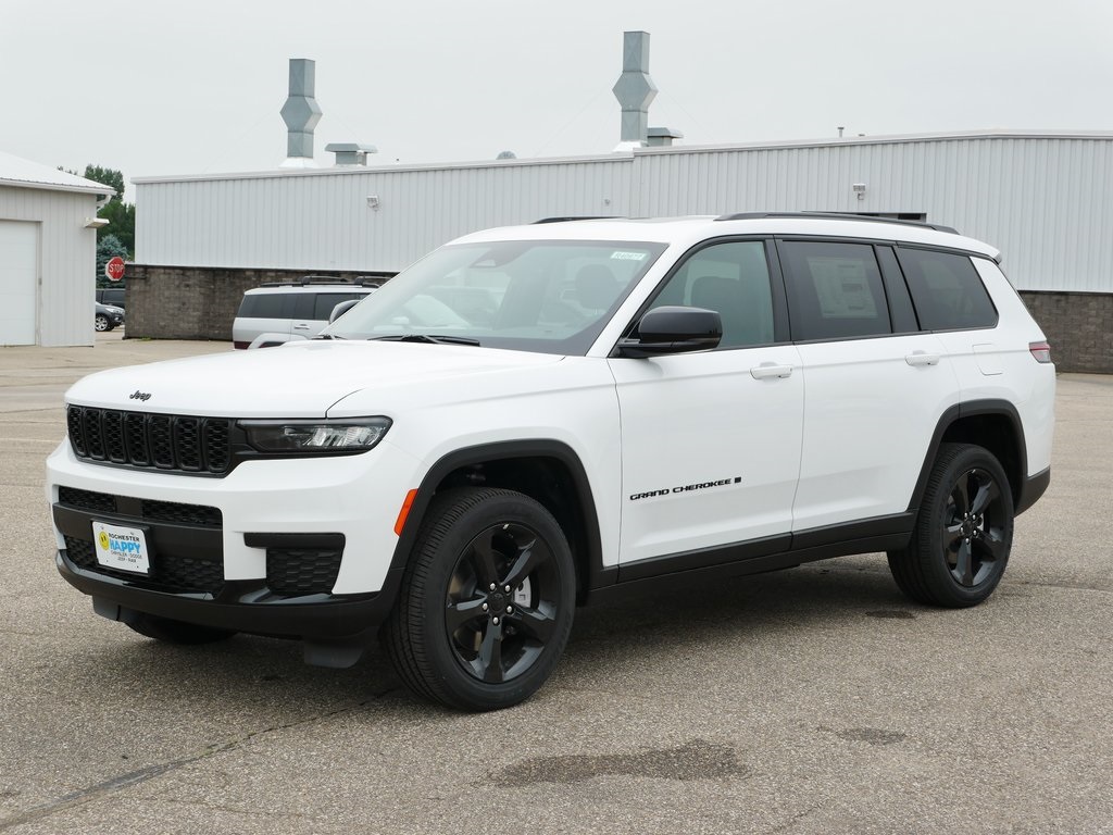 2025 Jeep Grand Cherokee Altitude X photo 3
