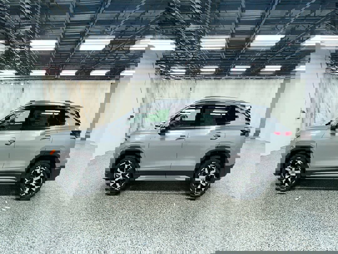 2025 Volkswagen Tiguan SE photo 3