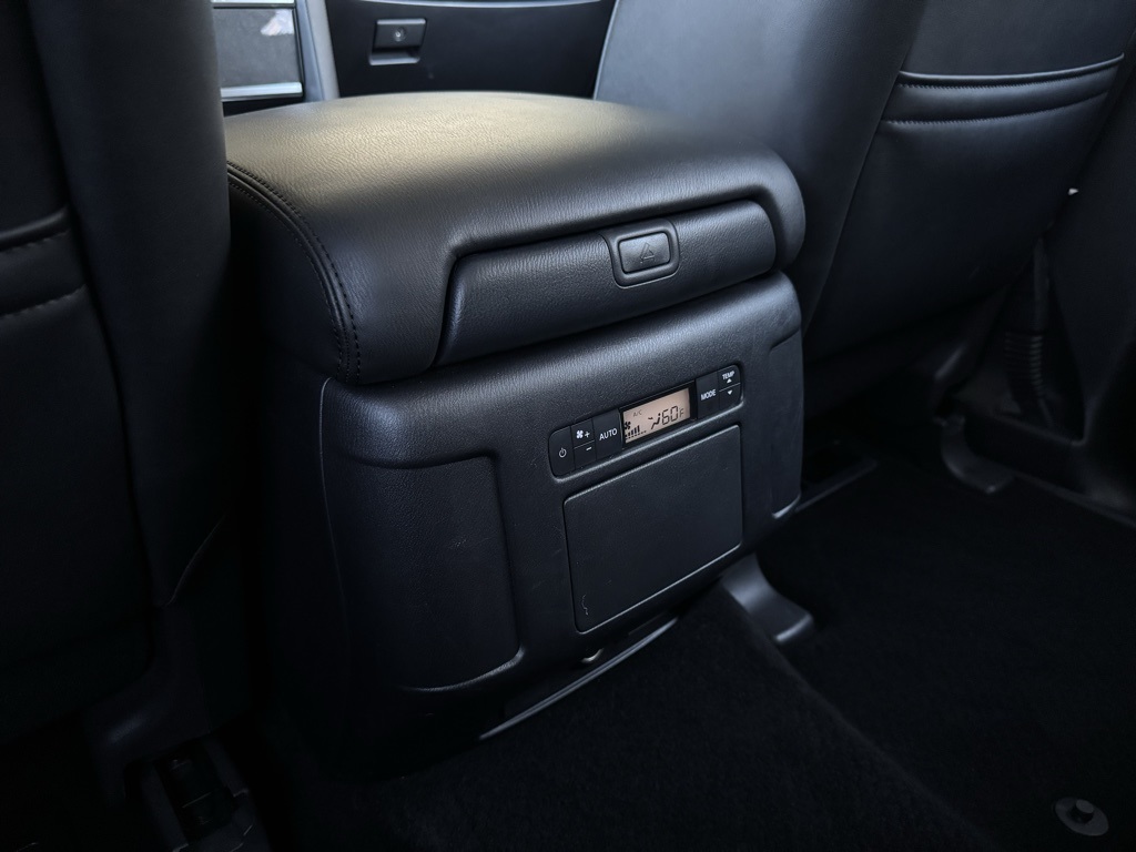 2023 Nissan Armada SV photo 16