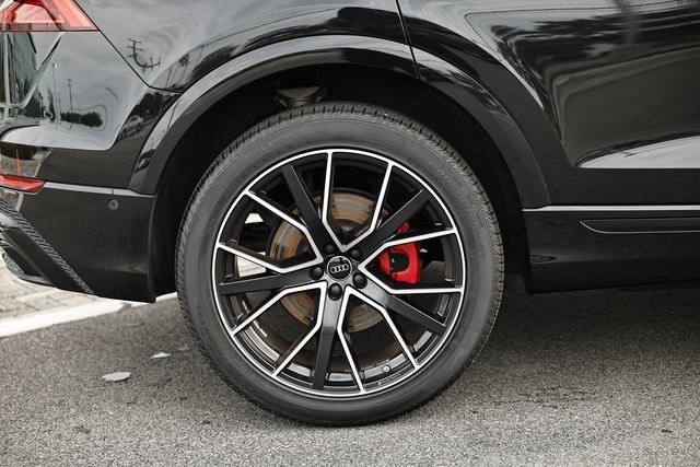 2023 Audi Q8 55 Premium Plus photo 4