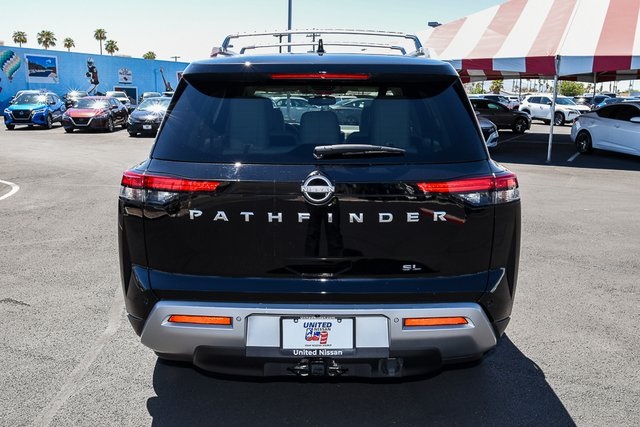 2025 Nissan Pathfinder SL photo 3