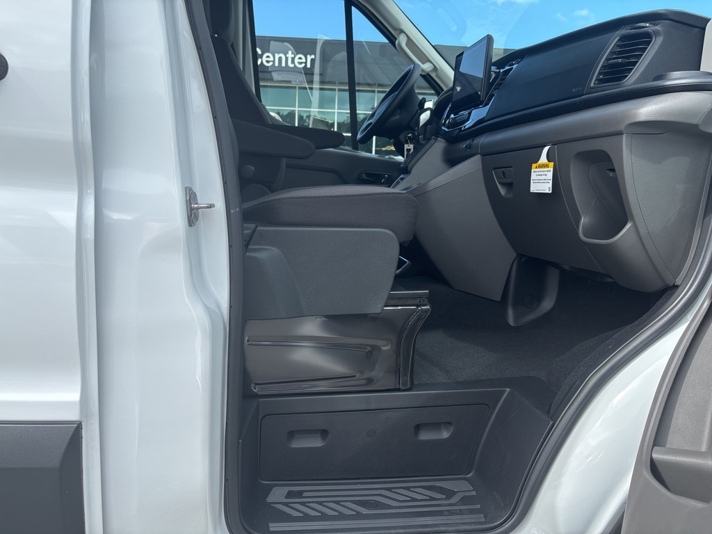 2025 Ford Transit Passenger XLT photo 33