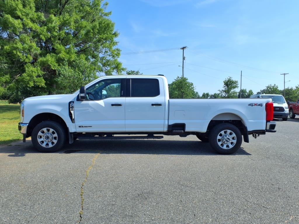 2024 Ford F-350 XLT photo 12