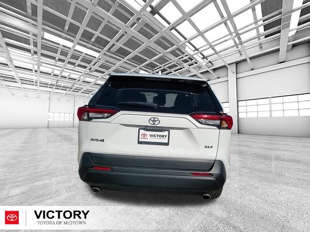 2023 Toyota RAV4 XLE photo 3