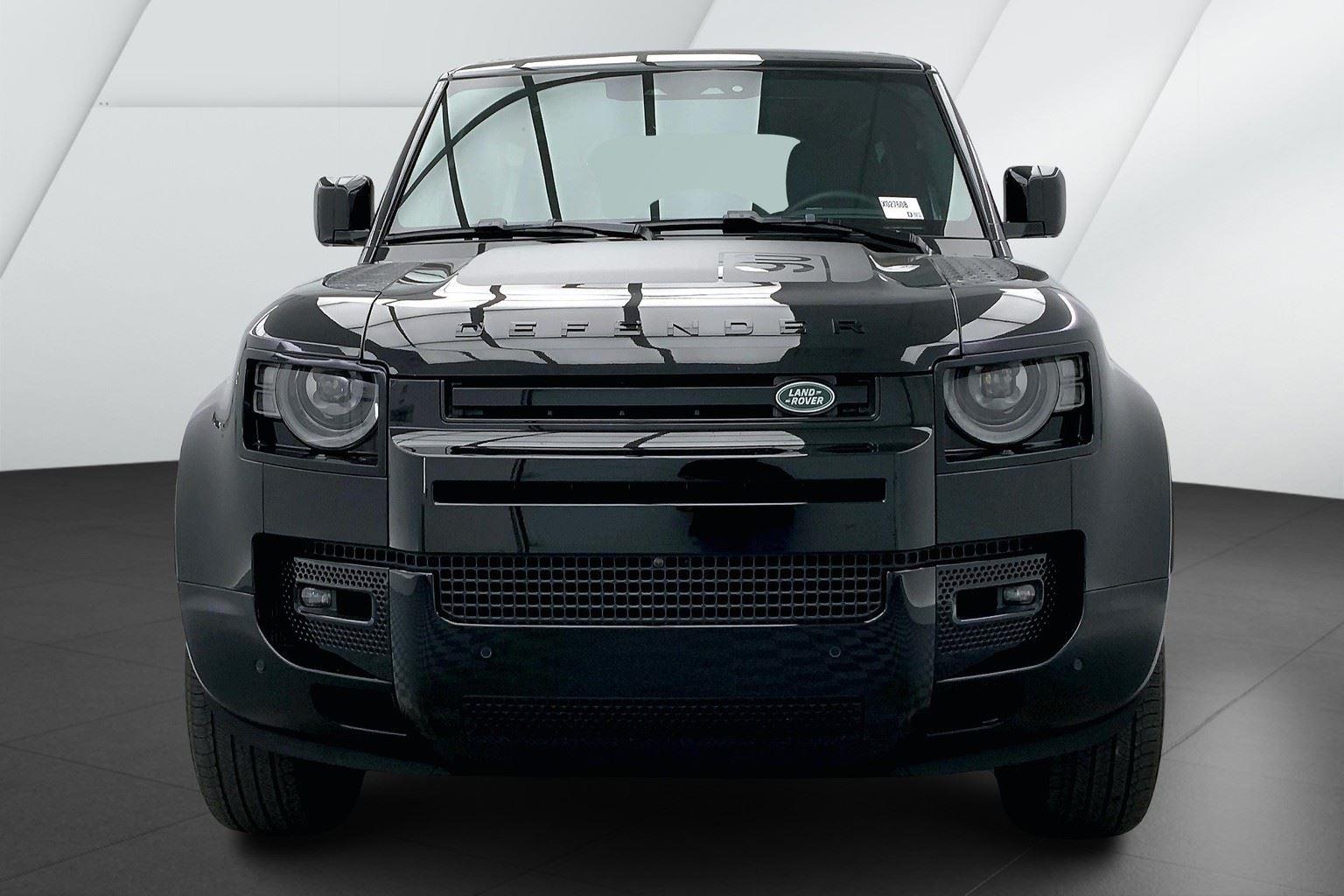 2024 Land Rover Defender X-Dynamic SE photo 2