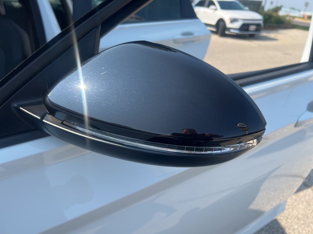 2025 Volkswagen Jetta GLI 2.0T Autobahn photo 23