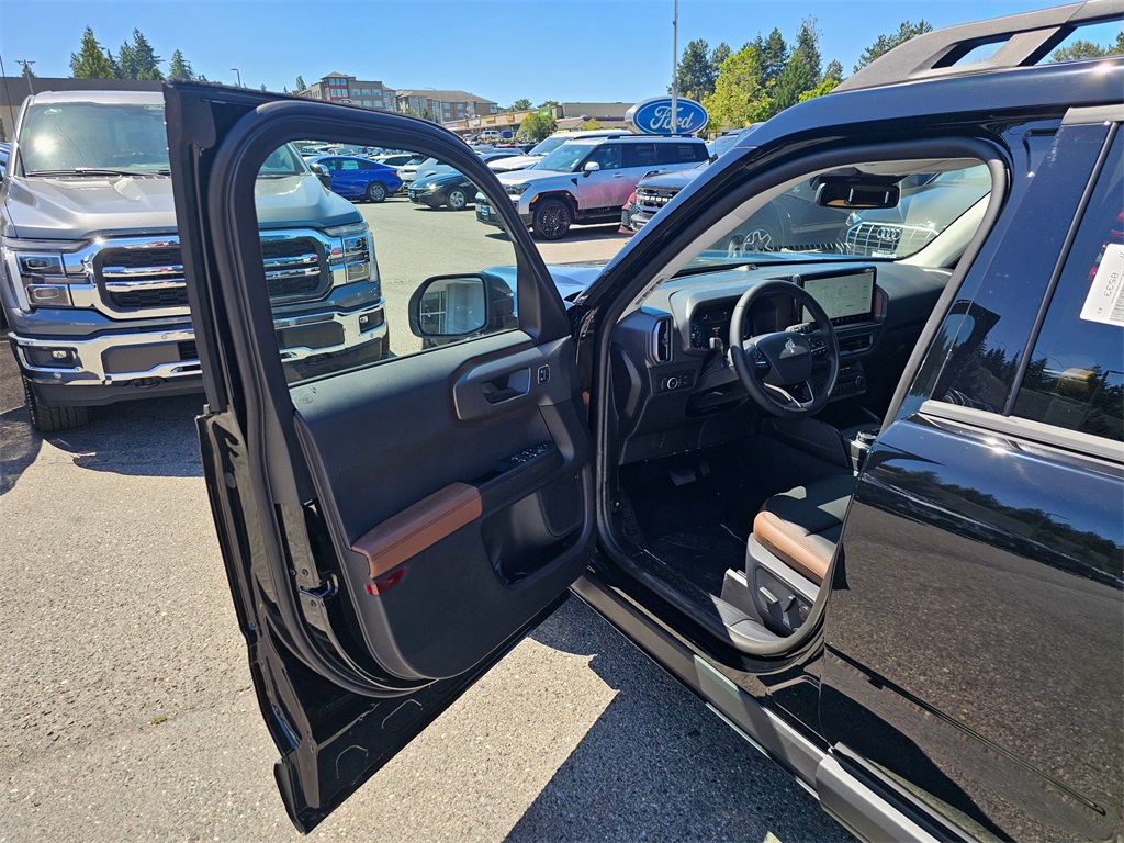 2025 Ford Bronco Sport Outer Banks photo 19