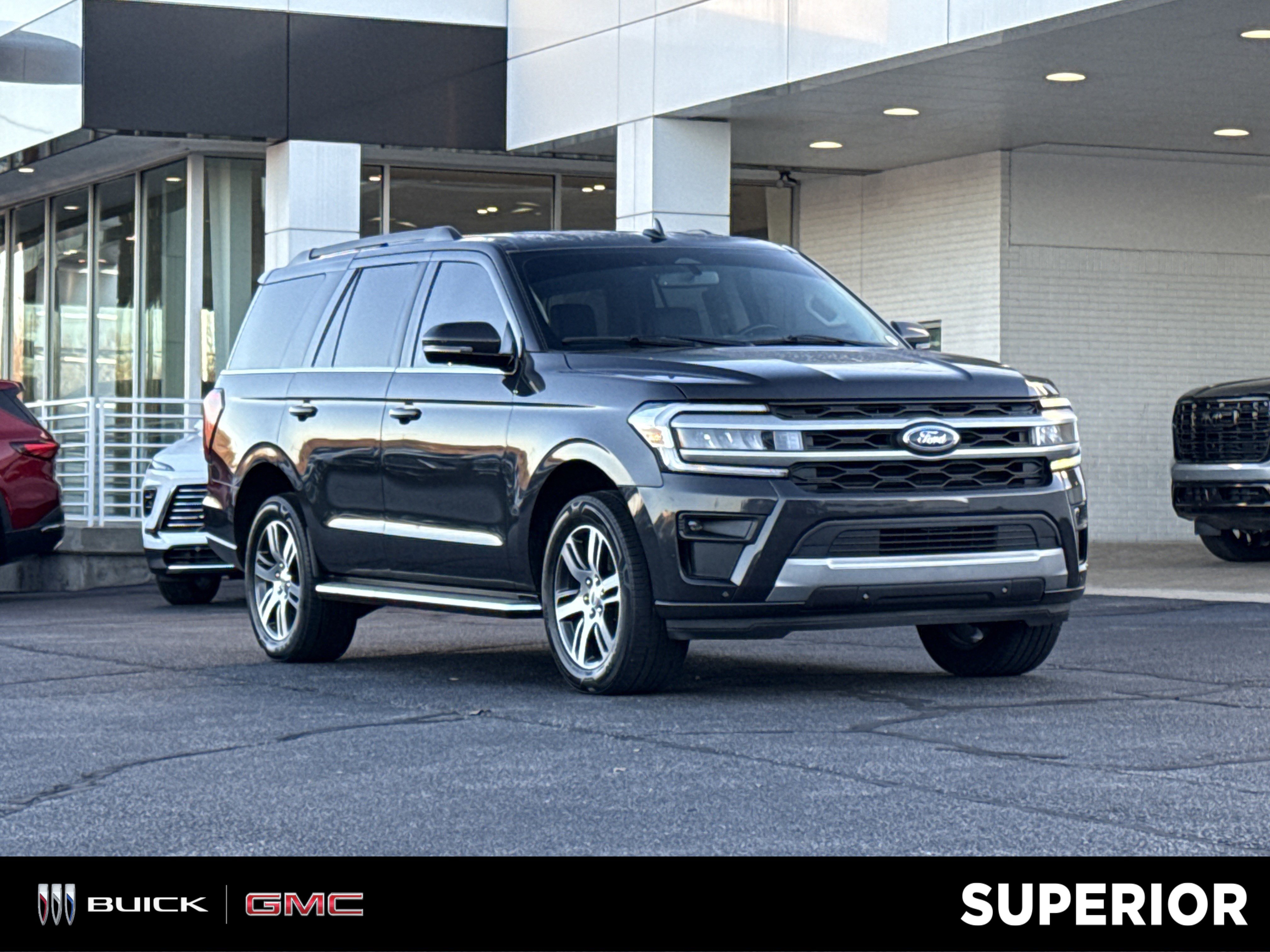 2022 Ford Expedition XLT's photo