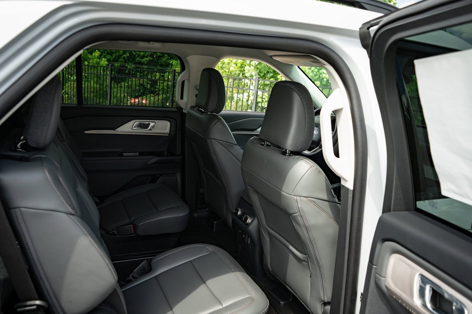 2025 Ford Explorer photo 19