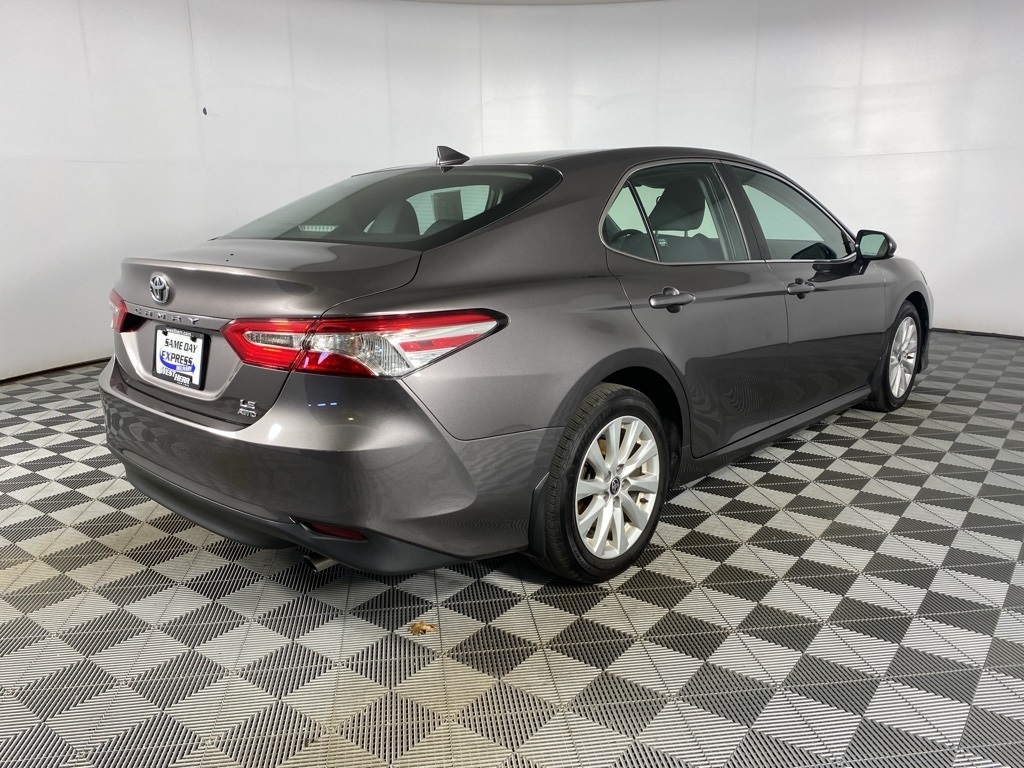 2020 Toyota Camry LE photo 15