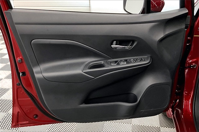 2025 Nissan Versa 1.6 SV photo 27