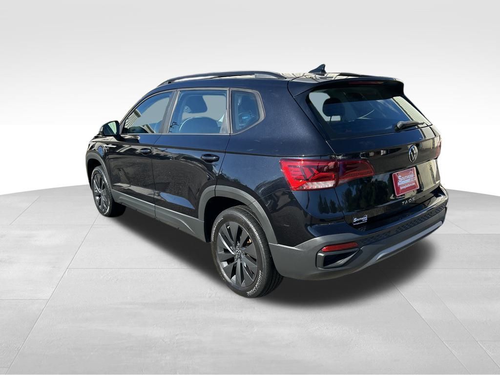 2022 Volkswagen Taos S photo 3