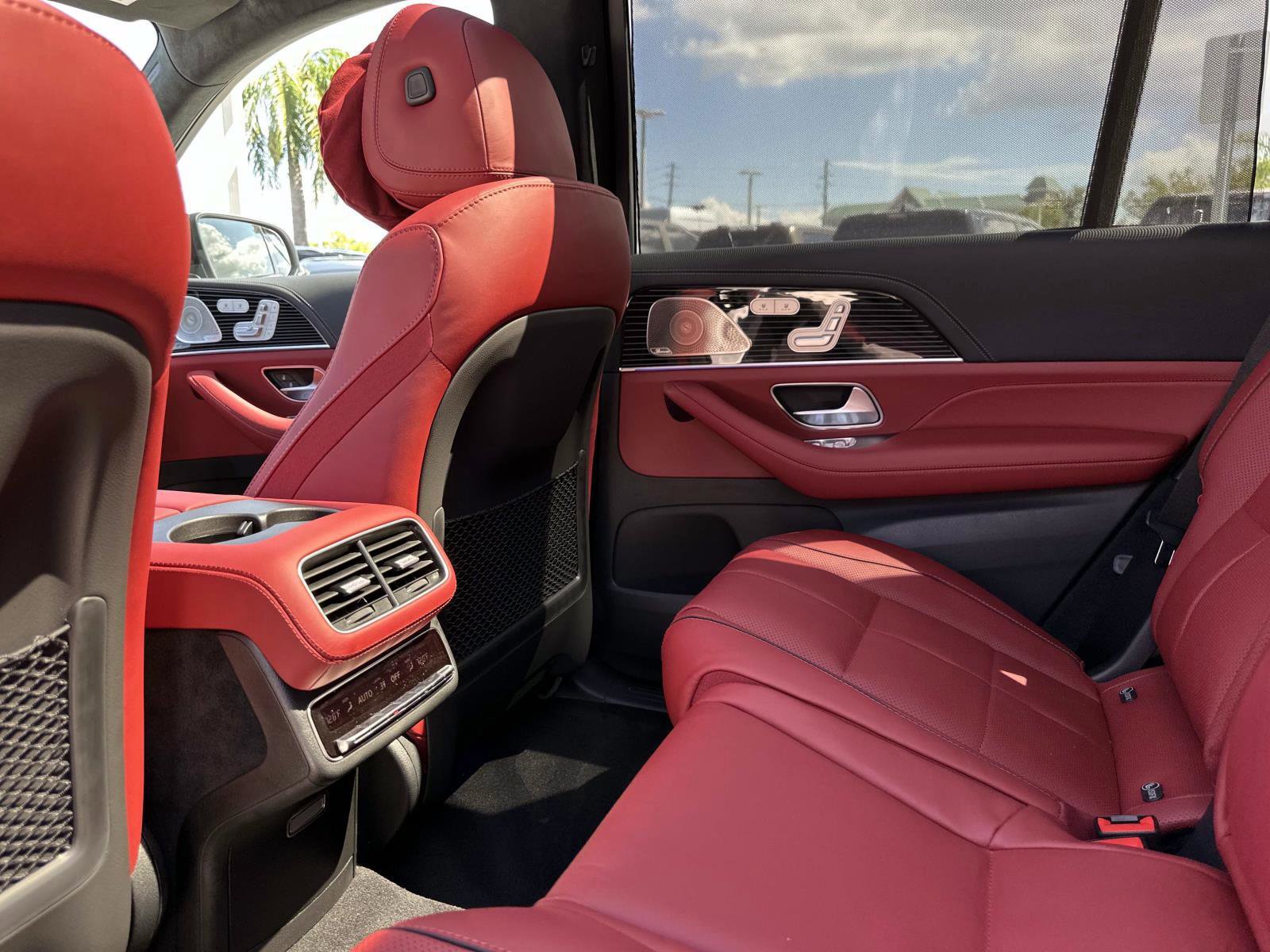 2026 Mercedes Benz GLS 580 4MATIC photo 15