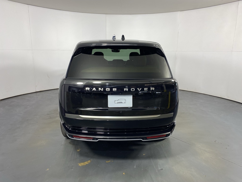 2024 Land Rover Range Rover SE photo 5
