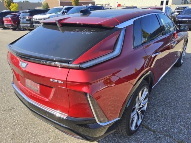 2024 Cadillac Lyriq Luxury photo 4