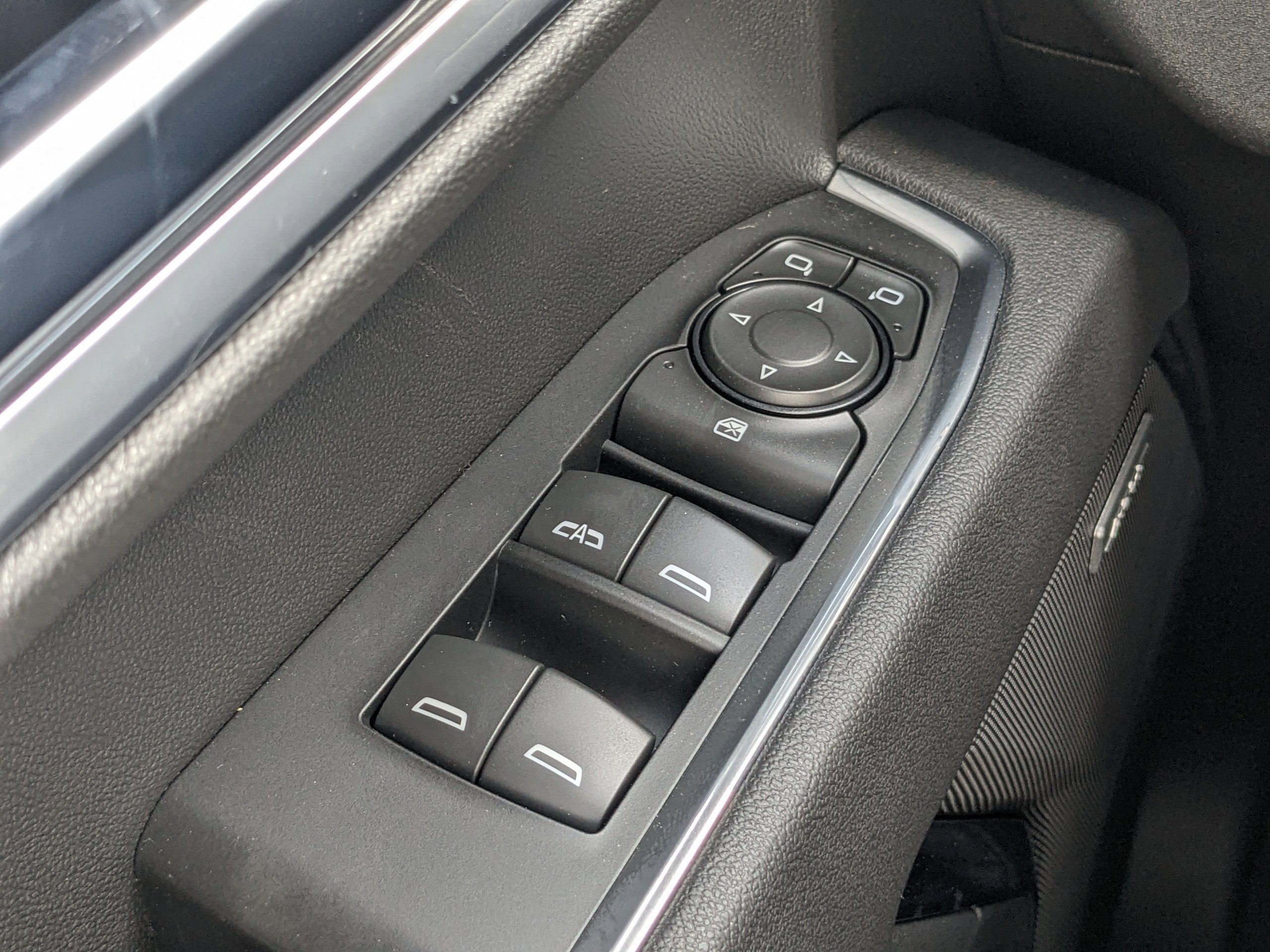 2025 Chevrolet Silverado 1500 RST photo 25