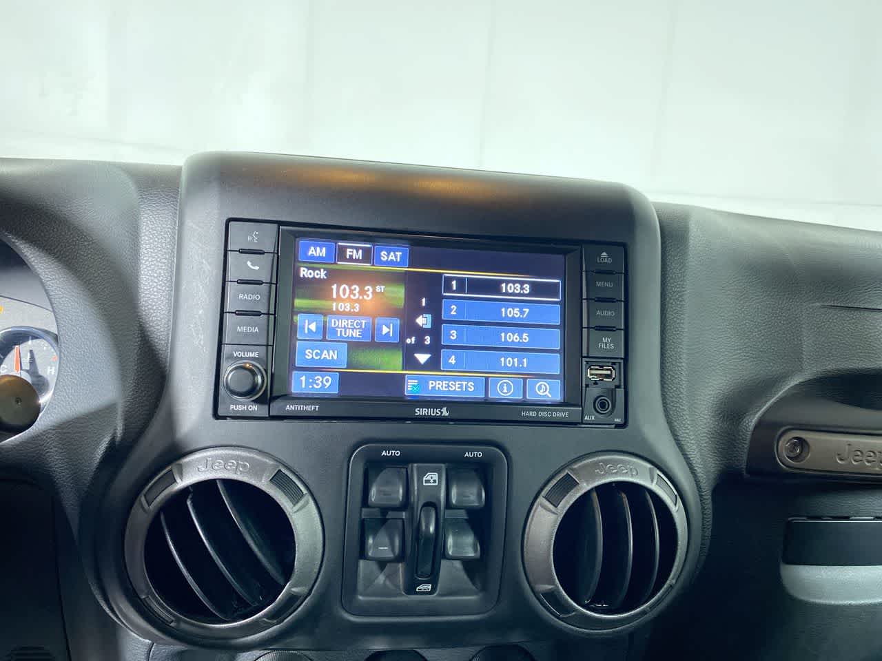 2017 Jeep Wrangler Unlimited Sport photo 23
