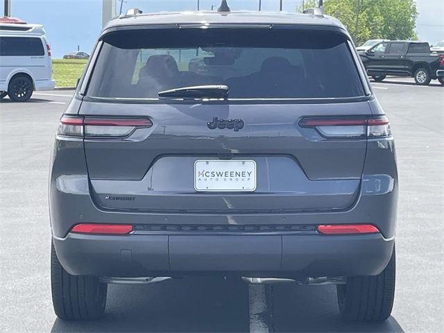 2025 Jeep Grand Cherokee Altitude photo 4