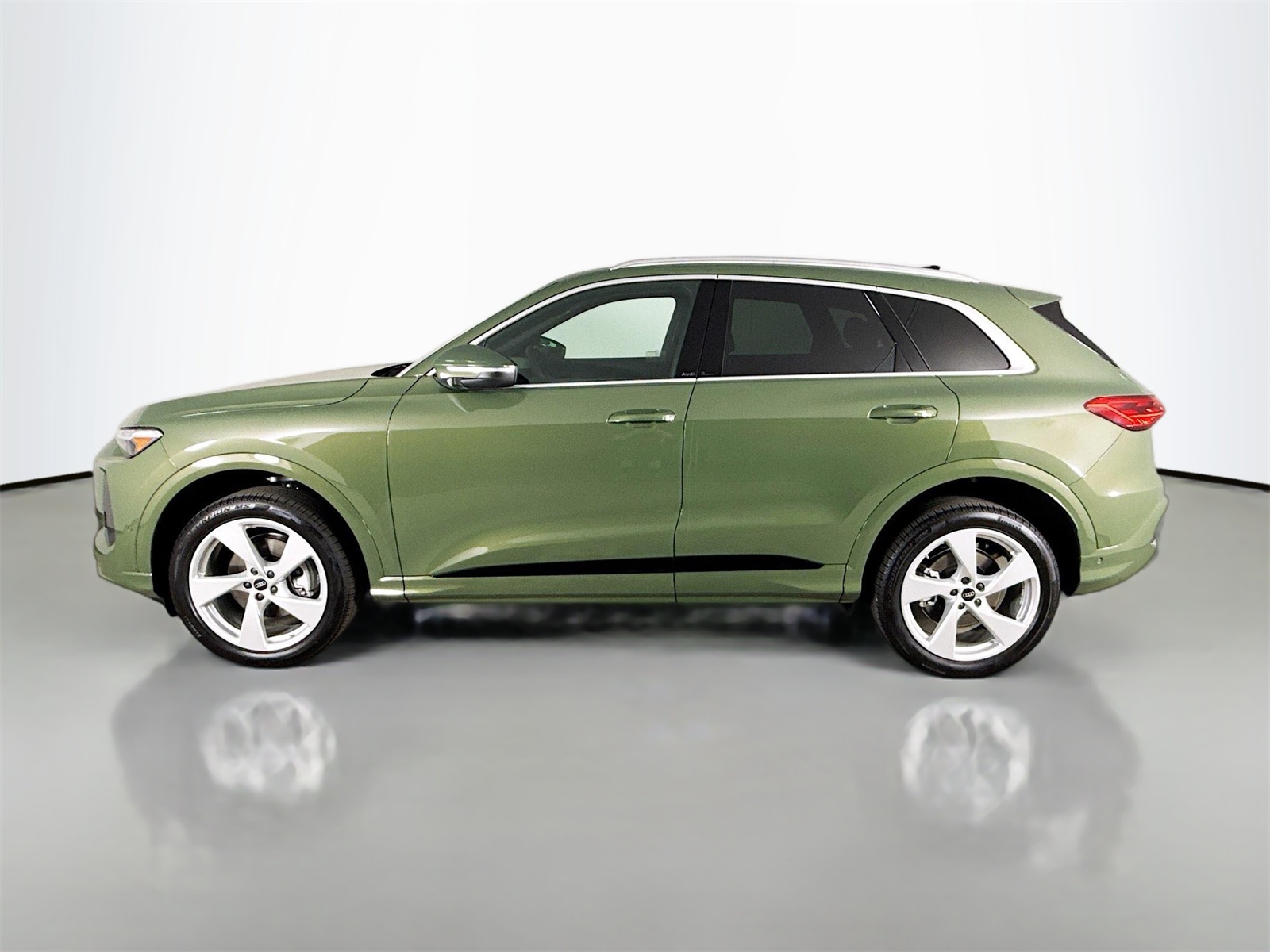 2025 Audi Q5 2.0T Premium Plus photo 2