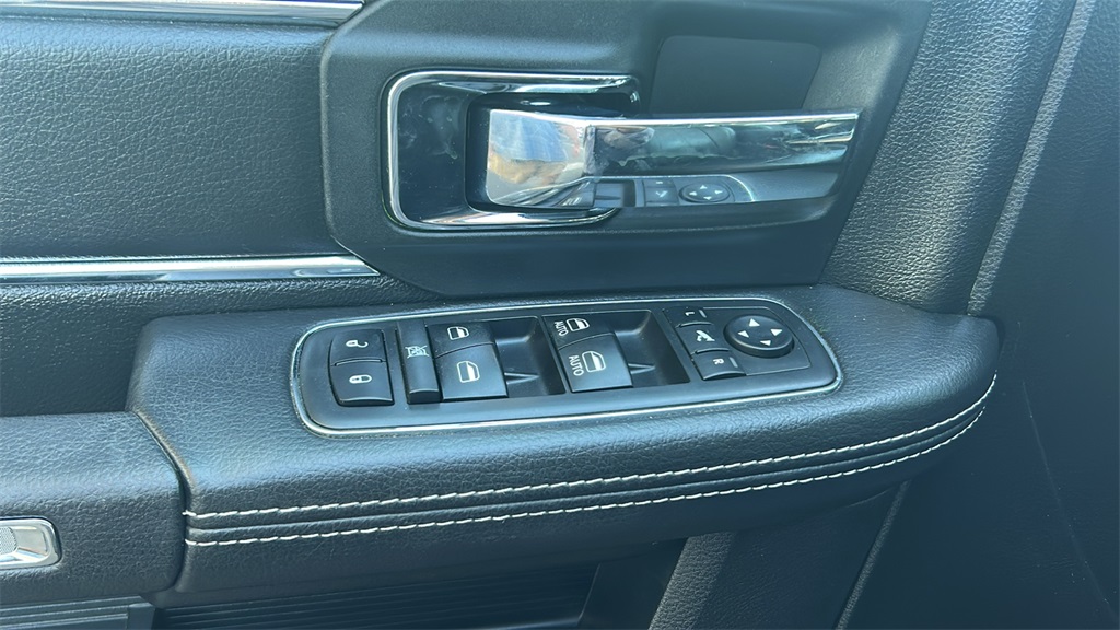 2018 Ram 1500 Laramie photo 17