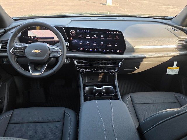 2026 Chevrolet Traverse photo 2