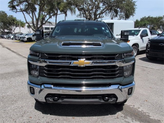 2025 Chevrolet Silverado 2500HD LT photo 3