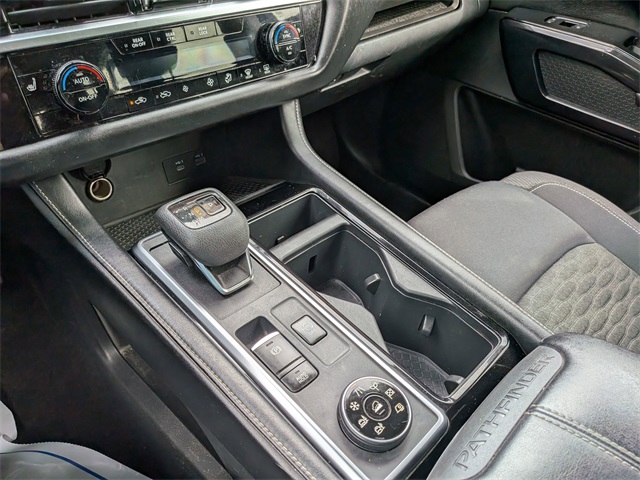 2022 Nissan Pathfinder SV photo 19
