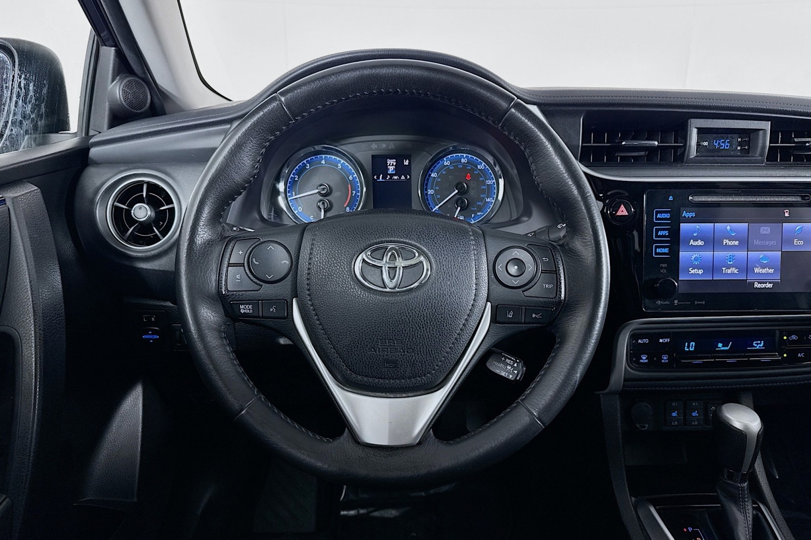 2017 Toyota Corolla XSE photo 2