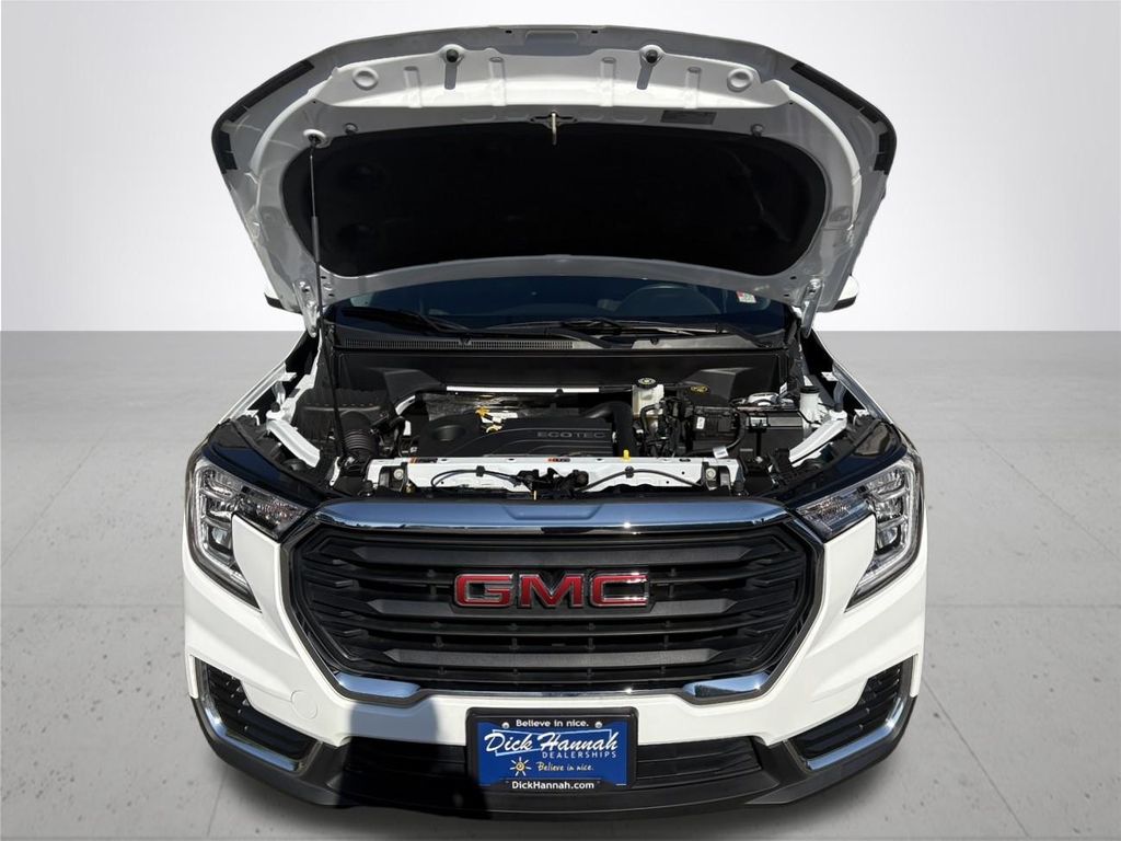 2022 Gmc Terrain SLE photo 4