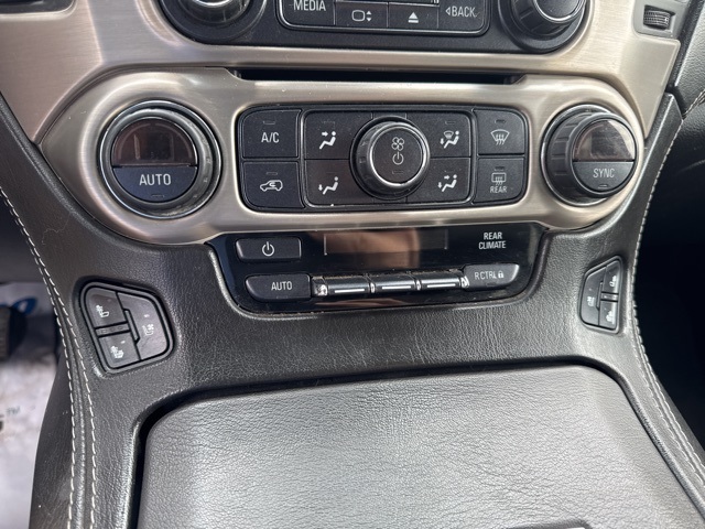 Used 2020 Silver GMC Denali image 19