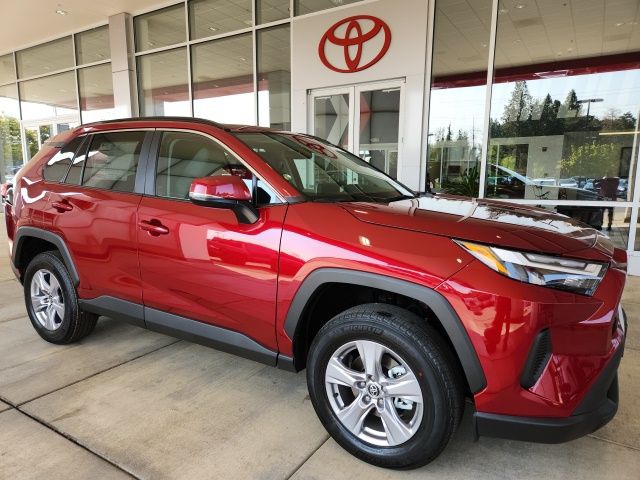 2025 Toyota RAV4 XLE photo 2