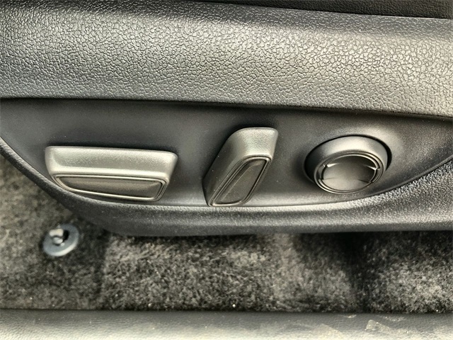 2024 Toyota RAV4 Hybrid XSE photo 3