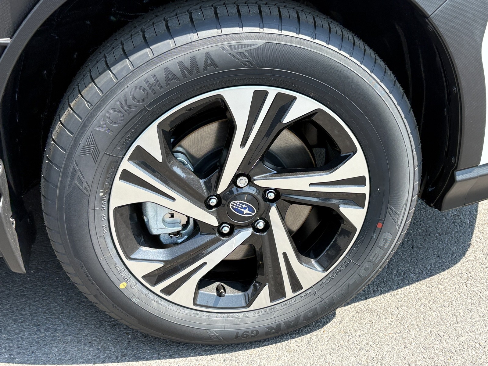 New 2025 CRYSTAL WHITE PEARL Subaru Premium image 55