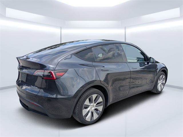 2024 Tesla Model Y Long Range photo 3