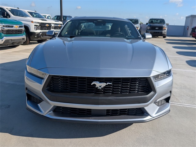 2025 Ford Mustang EcoBoost photo 3