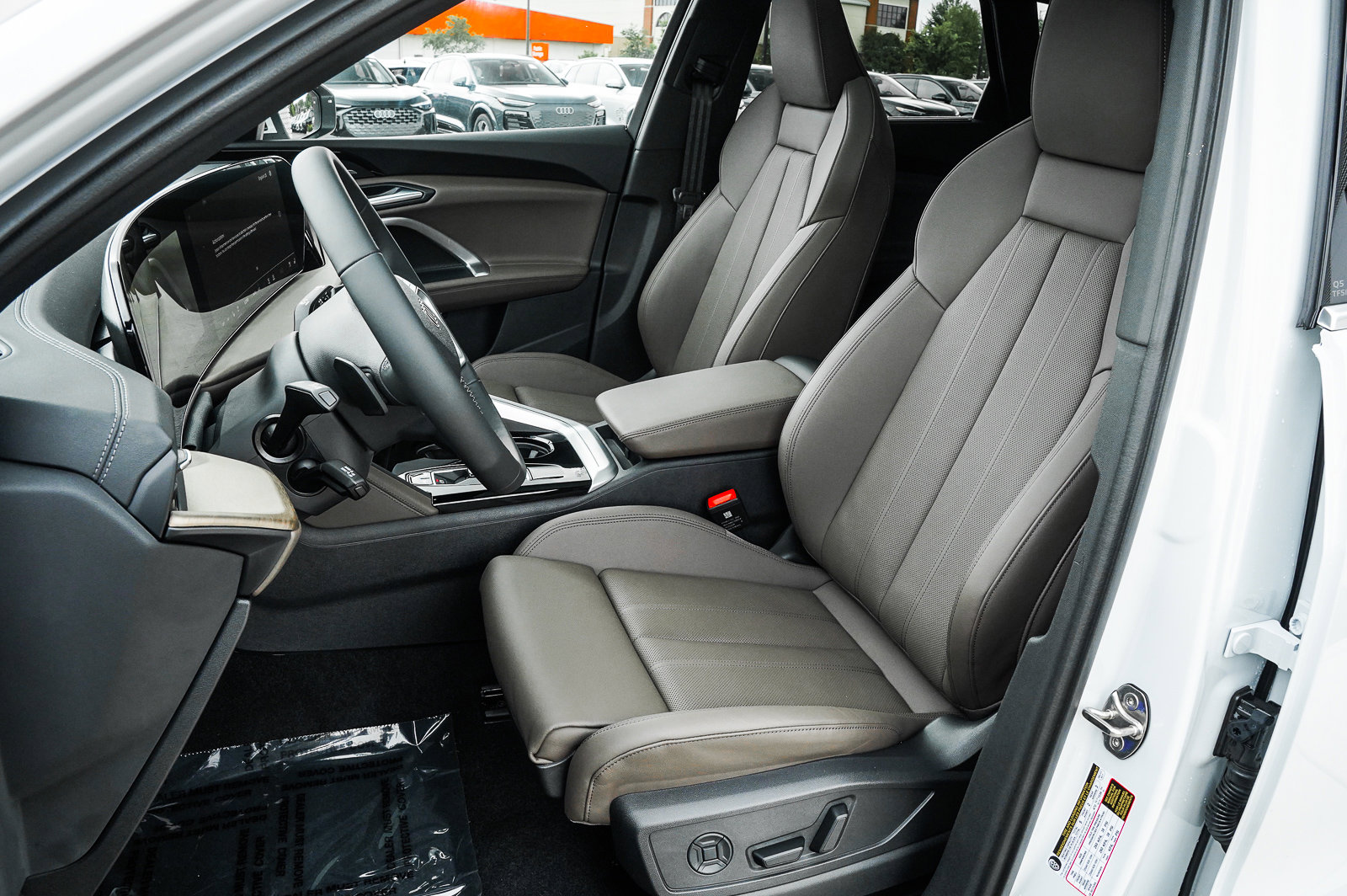 2025 Audi Q5 Premium Plus photo 4