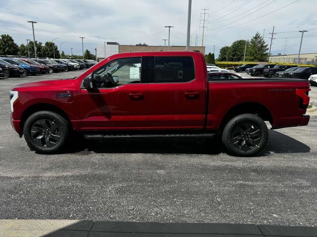 2025 Ford F-150 Lightning photo 2