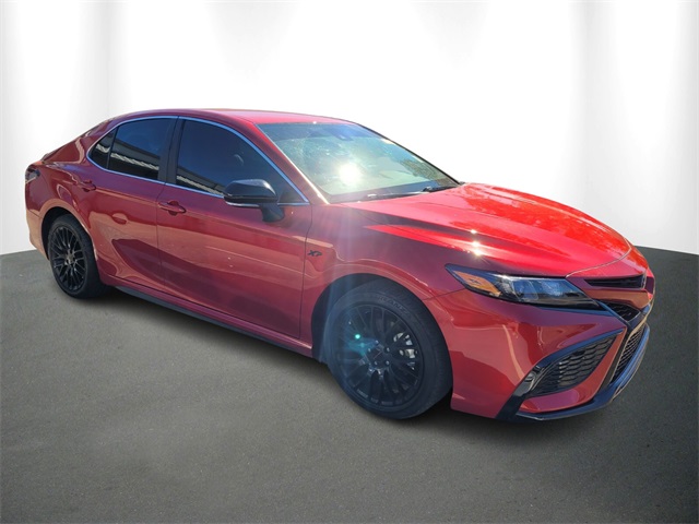 2024 Toyota Camry SE's photo