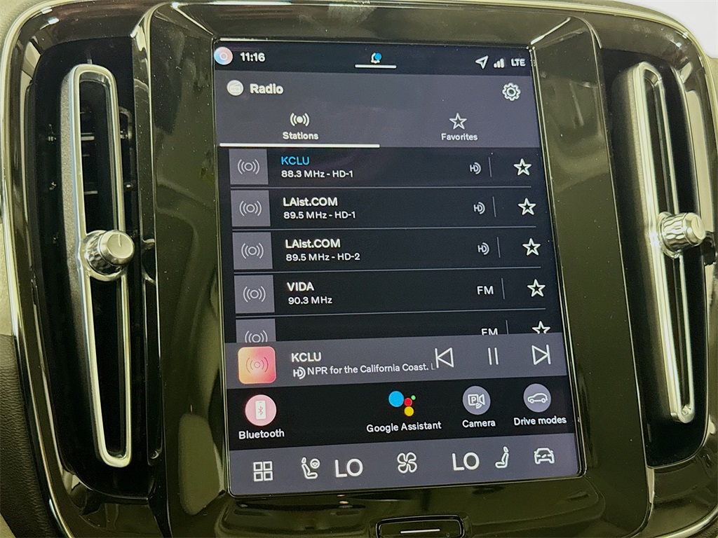 2026 Volvo XC40 Plus photo 15