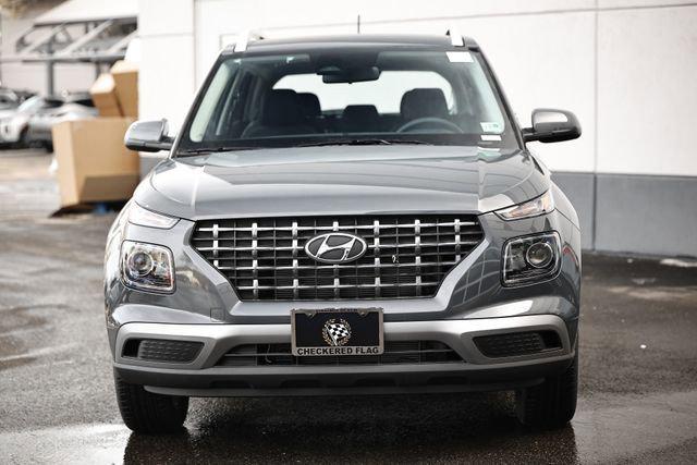 2025 Hyundai Venue SEL photo 4