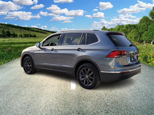 2024 Volkswagen Tiguan SE photo 2