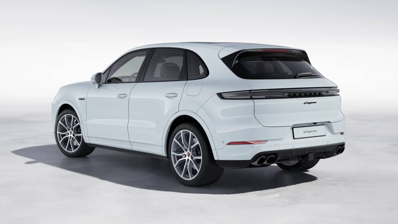 2026 Porsche Cayenne E-Hybrid photo 2