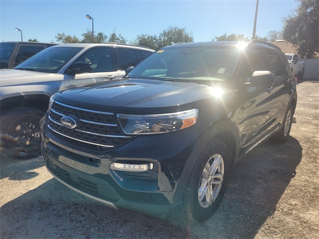 2023 Ford Explorer XLT photo 3