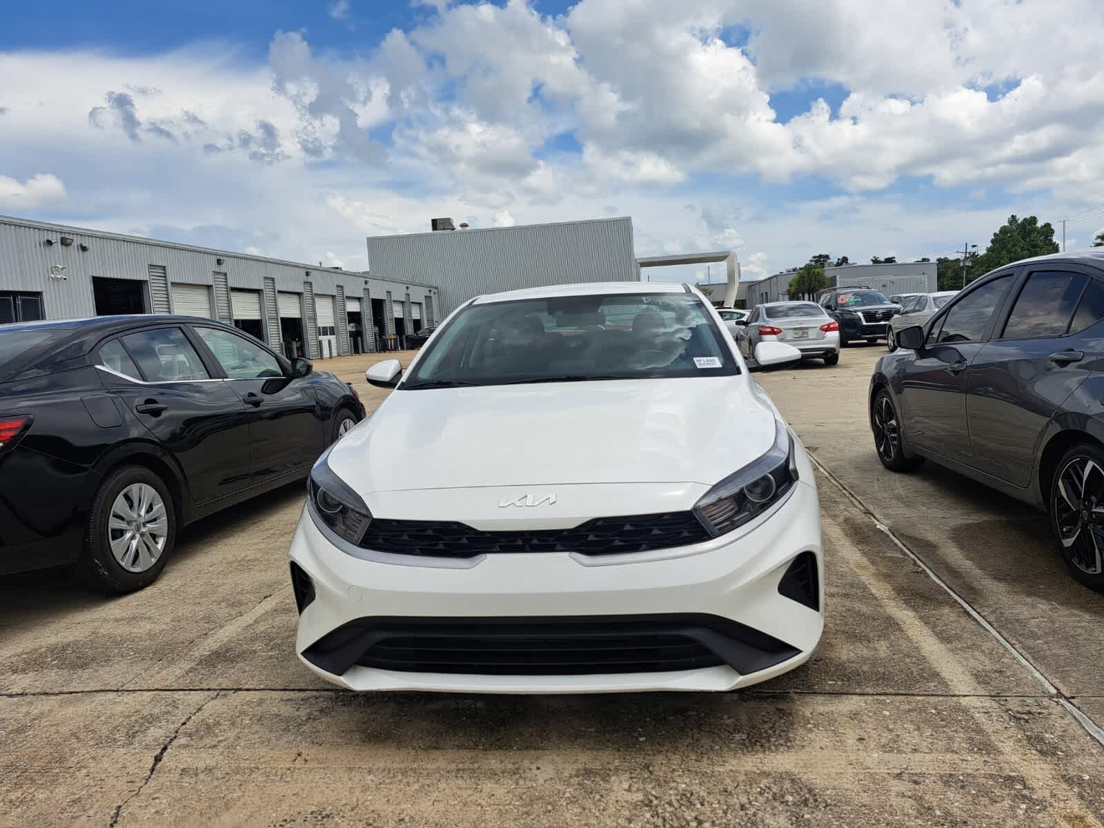 2023 Kia Forte LXS photo 2