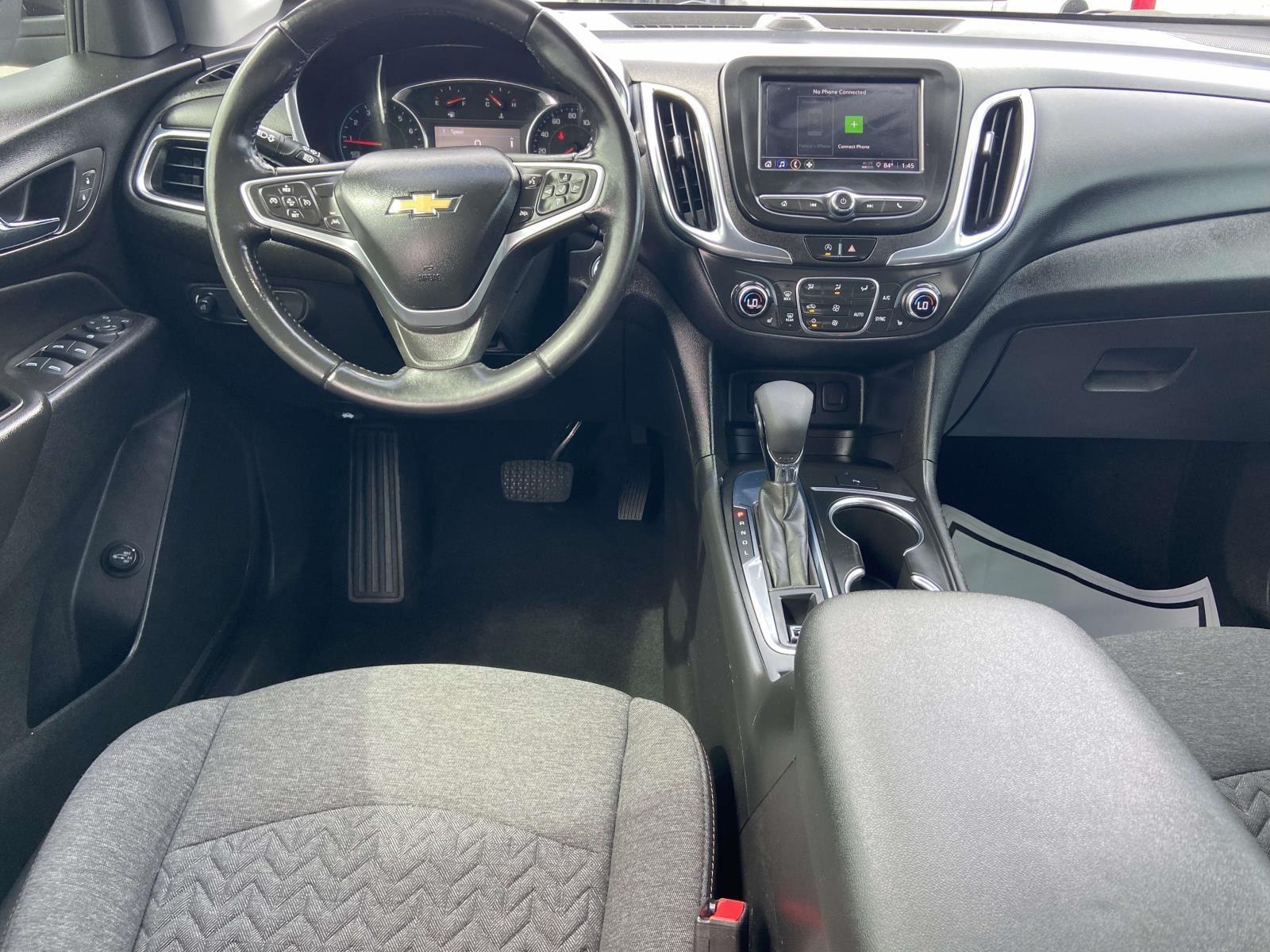 2022 Chevrolet Equinox LT photo 2
