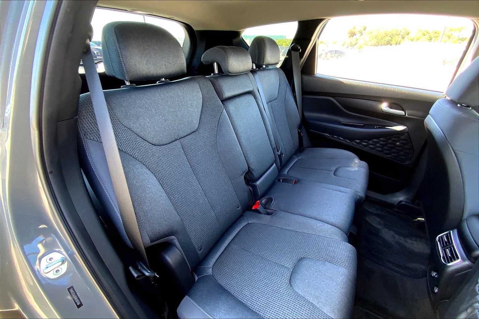 2022 Hyundai Santa Fe SEL photo 18